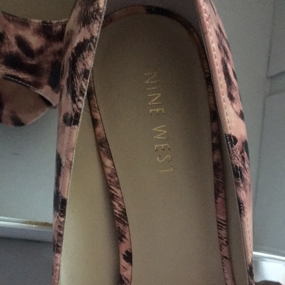 Size 6.5M Nine West pink & black mule New in box. - Picture 6 of 6